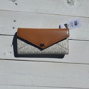 Michael Kors Envelope Trifold Wallet